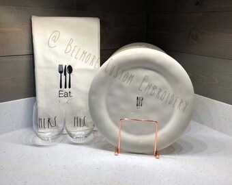 Rae Dunn Icon Inspired /'Eat./' Embroidered Kitchen Towel wcircle