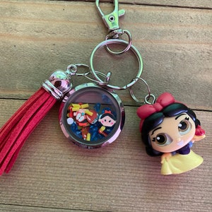 Snow White Doorable Keychain