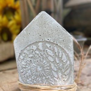 Little Concrete Decor House Artisan Garden