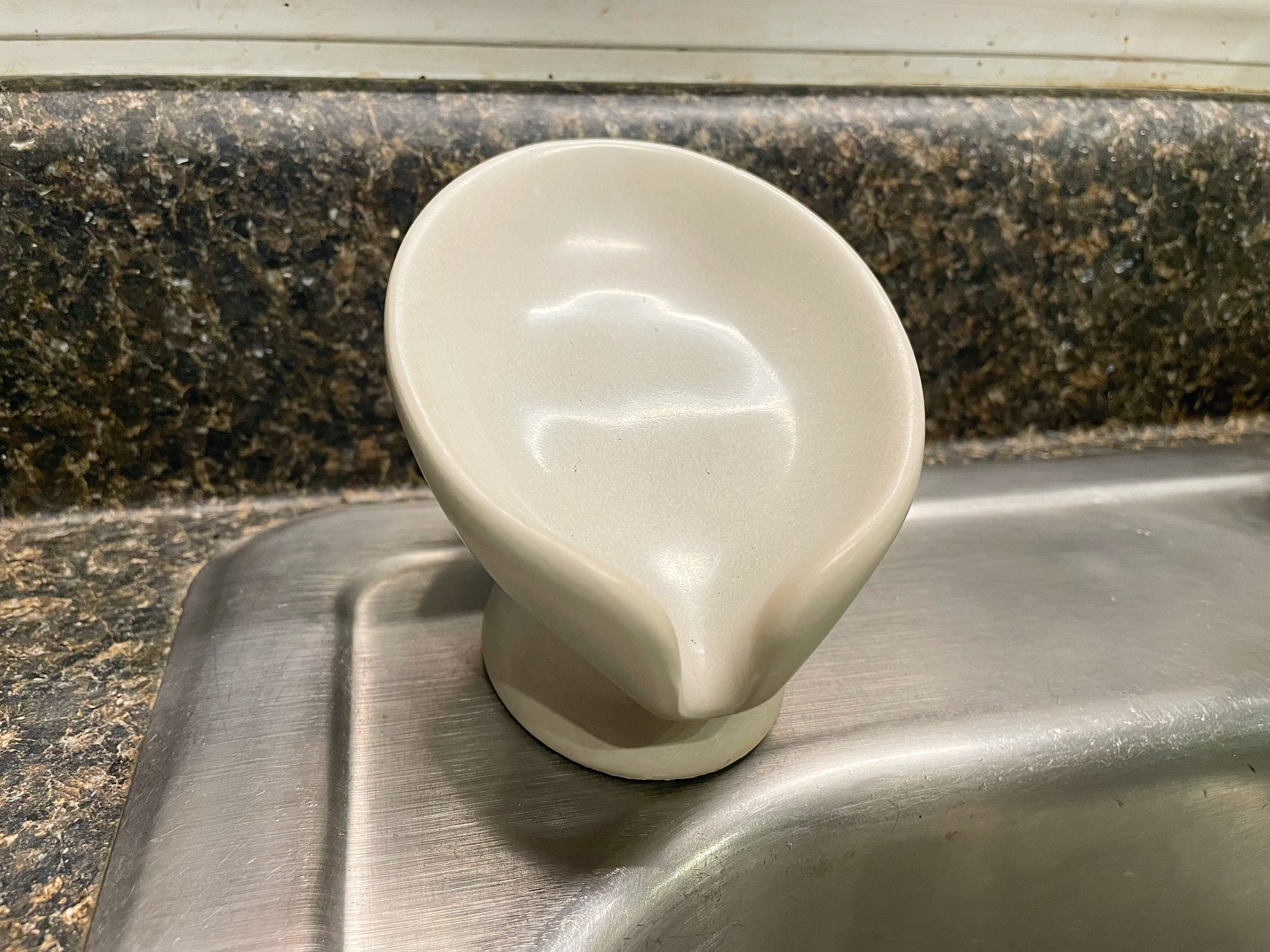 White Marble Pattern Resin Stylish Kitchen Sponge Holder Bowl – MyGift