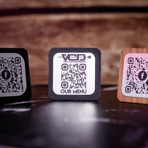 2,5 "x2,5" Custom QR Code Puck Menu - QR Code Karte - Langlebig - Wiederverwendbar - Restaurant - Marketing - No Touch Lösung - Made In U.S.A.