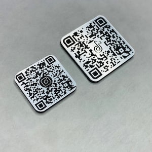 Mini QR Code Tag - QR Code Card - Duurzaam - Herbruikbaar - Restaurant - Marketing - No Touch Solution - Made In U.S.A.