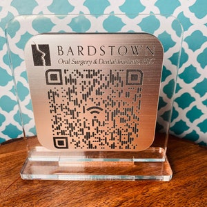 Doppelseitige stehbare Custom QR Code Puck - QR Menü QR Code Karte - Langlebig - Wiederverwendbar - Restaurant - Marketing - No Touch Lösung