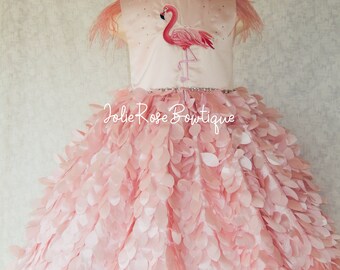 flamingo outfit girl