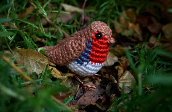 Robin Crochet Pattern - Bird Amigurumi Pattern