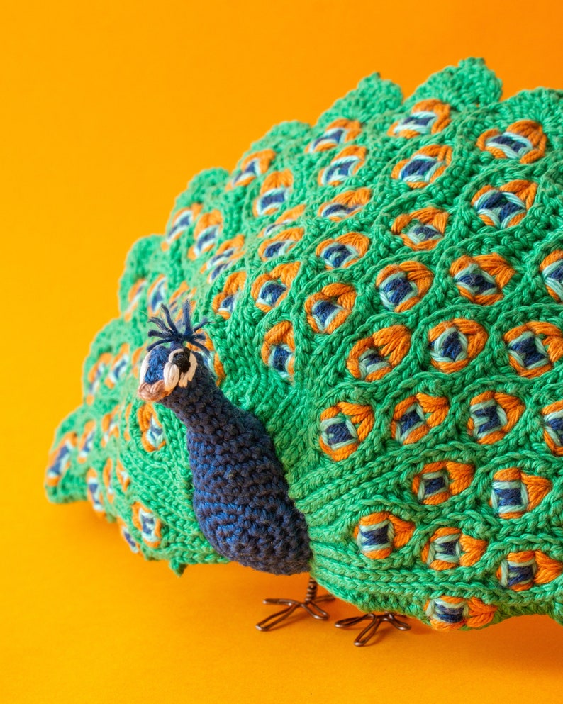 peacock amigurumi pattern