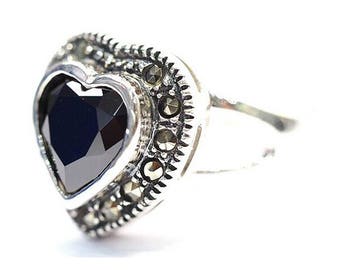 Stylish Handmade Heart Ring Black