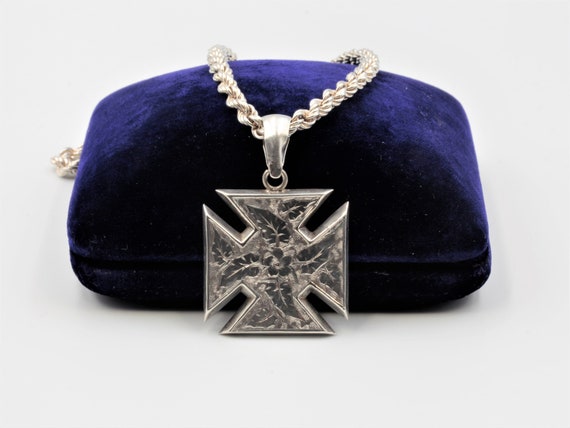 Locket Necklace Oval Flat Etched Floral Sterling Silver with Square Snake Chain Locket Necklace Oval Flat Etched Floral Sterling Silver with Square Snake Chain