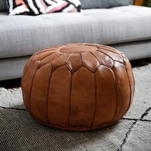 Prächtiger Leder-Sitzpouf: Heben Sie Ihren Raum mit Zeitloser Eleganz - Luxuriöser Leder-Pouf - Handwerkskunst für anspruchsvolle Geschmäcker
