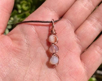 Small minimal dainty flower agate necklace, agate pendant, choker necklace, taurus, gemini, virgo, capricorn stone, gift