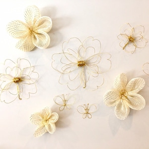 Home decor. Wall decor. Hanging. Gold Wire art. 3 Wire flowers and 3 mesh flowers. 100%handmade. Unique interior design. 3D. free shipping.