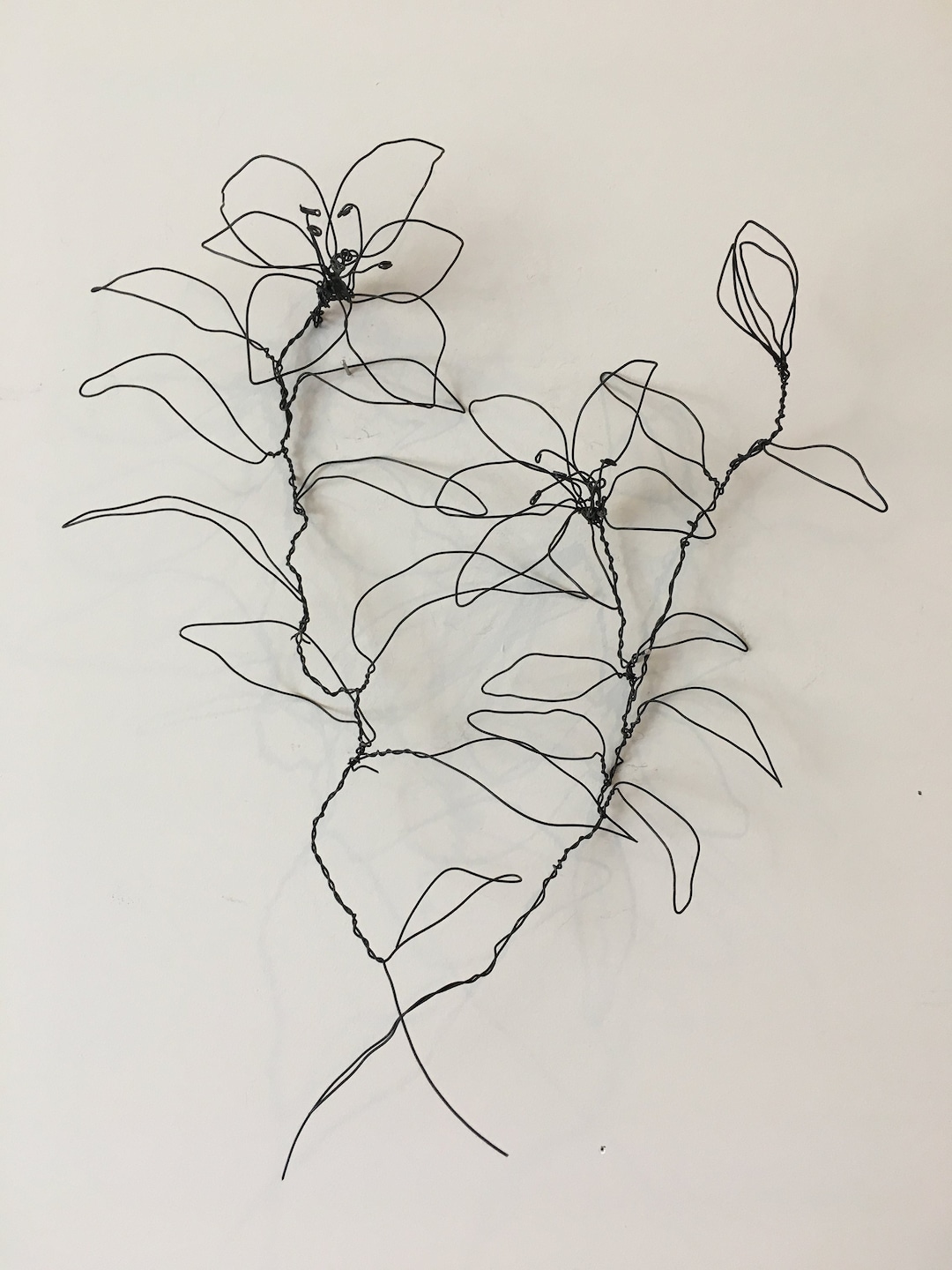 Home Decor. Wall Decor Hanging, Wire Art. Set of 2 Wire Flowers. Lily. Wire Flowers With Stems