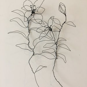 Home Decor. Wall Decor Hanging, Wire Art. Set of 2 Wire Flowers. Lily