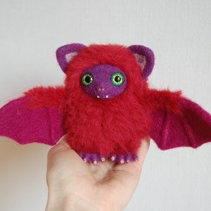 Needle Felted Bat: Fantasy Creature, Gothic Decor