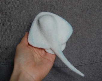 Сute baby stingray Needle felt animal Miniature pet Sculpture Ocean decor Wool seal Pocket toys Unique Baby Gift Nursery Decor Handmade Sea