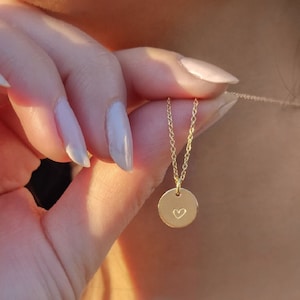 Personalisierbare 925 Silber Gravur Halskette nachhaltig • 10 mm Initiale Plättchen • Rose Gold • Geschenk Trauzeugin Geburt Valentinstag