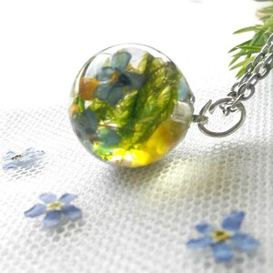 Forget me not pendant Eco resin Crystal terrarium real flower necklace Real plant 18th birthday gift Blue mini terrarium 30th birthday gift