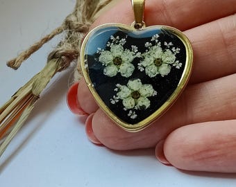 Dark academia jewelry for girlfriend. Real flower necklace for women