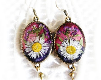 Pressed flower earrings Daisy earrings Resin jewelry Purple earrings for women