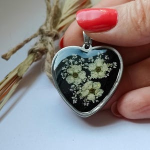 Dark academia jewelry for girlfriend. Grandmacore jewelry. Witches necklace. Real flower necklace for women