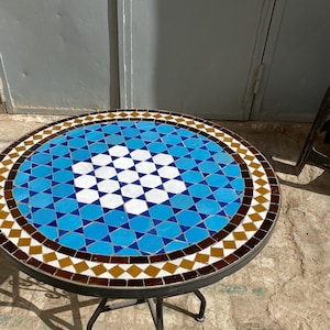 Blue Oasis – Handmade Moroccan Mosaic Table with Geometric Zellige Pattern