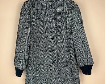 Vintage 1980s Women's Size XL Bust 42 inches Herringbone Black and White Wool Coat