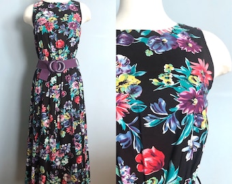 Vintage Womens Size XS Sleeveless Multicolored Long Floral Dress with Black Background