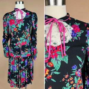 Vintage Women&#39;s Size XS Bust 32 inches 1980s Floral Long Sleeve Drop Waist Dress