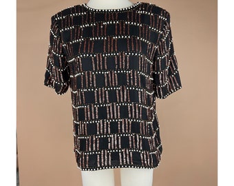 Top de manga corta de seda negra con cuentas de lentejuelas y perlas de 40 pulgadas de busto vintage para mujer