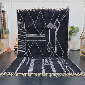 LINDA ALFOMBRA MARROQUÍ, Alfombra de lana Beniourain, Alfombra Negra, Alfombra Abstracta, Alfombra Hecha a Mano, Alfombra de Área, Alfombra Tejida a Mano, Alfombra Bereber, Alfombra Lisa, Alfombra Boho