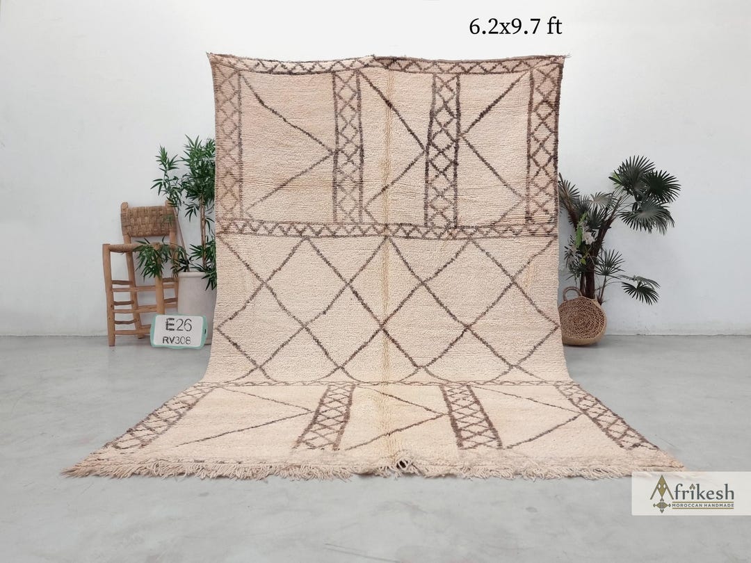 魅力的なモロッコのベニ・ウライン ラグ 6x9、特徴的なクリームと