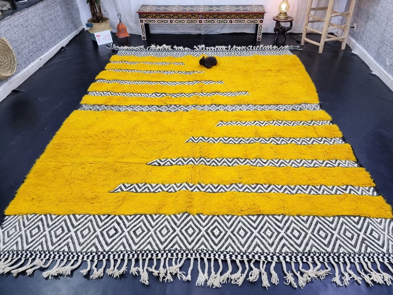 Mustard Wool Beniourain Rug
Tufted Custo made
Fringes on both ends