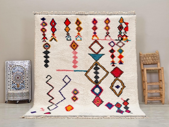 TRIBAL HANDWOVEN RUG, White & Red Moroccan Rug, Colorful Custom Azilal Rug, Berber Symbol Carpet, Traditional Geometric Pattern Rug.