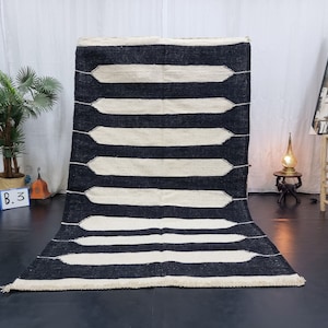 MOROCCAN KILIM RUG, Moroccan Wool Rug, Berber Rug, Azilal Flat Rug, Black And White Rug, Striped Rug, Handwoven Rug, Flatweave Rug, Area Rug