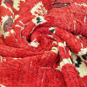 RED WOOL RUG 6x9, Tribal Moroccan Rug, Handmade Boujaad Rug, Vintage Dining Room Decor, Artistic Berber Carpet, Bohemian Interior Design - Afrikesh Rug - One Side Fringes.
Pile Height:1 cm-0.39 inches.