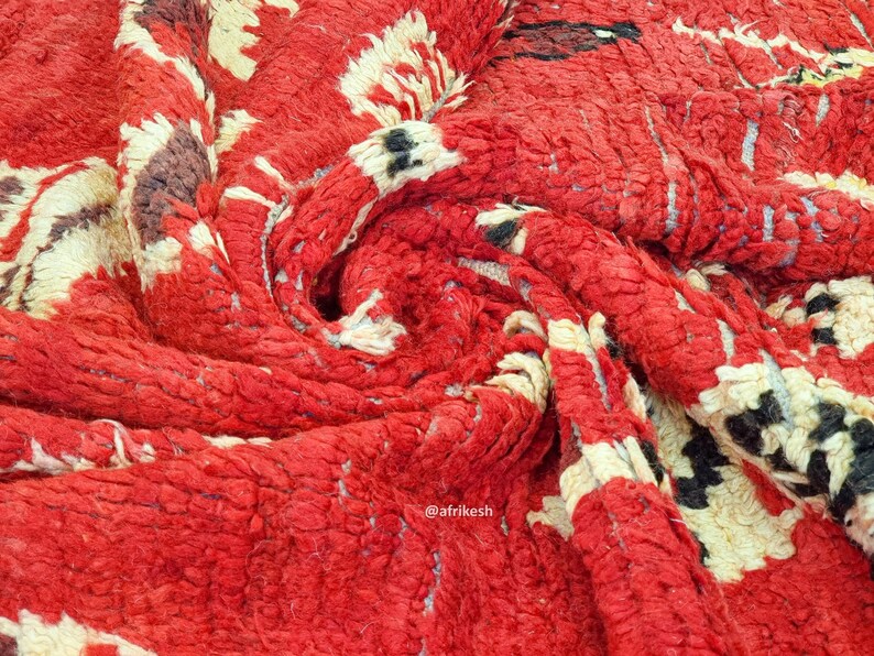 RED WOOL RUG 6x9, Tribal Moroccan Rug, Handmade Boujaad Rug, Vintage Dining Room Decor, Artistic Berber Carpet, Bohemian Interior Design - Afrikesh Rug - One Side Fringes.
Pile Height:1 cm-0.39 inches.