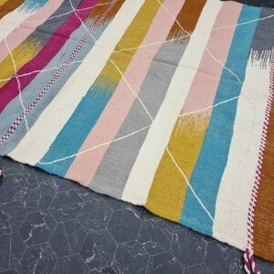 TAPPETO KILIM UNICO, tappeto a tessitura piatta, tappeto tessuto Kilim, tappeto colorato, tappeto geometrico personalizzato, tappeto ad area, tappeto marocchino, tappeto in lana intrecciata a mano, tappeto Funky immagine 5