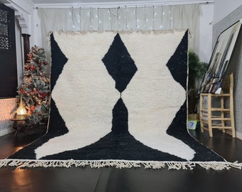 STUNNING BENIOURAIN RUG, Moroccan Handmade Rug, Black And White Rug, Abstract Rug, Handmade Sheep Wool Carpet, Berber Rug, Area Wool Rug