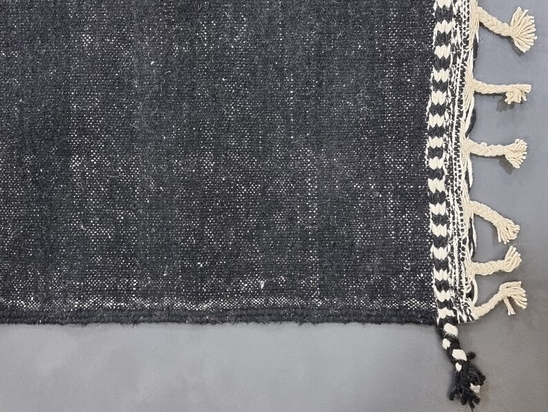 STUNNING KILIM RUG, Custom Flatweave Rug, Handmade Rug, Black and White Rug, Moroccan Rug, Area Rug, Plain Rug, Patchwork Rug, Wool Rug-Afrikesh Rug-One Side Fringes.