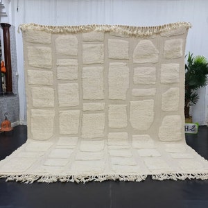 BENI OURAIN RUG, Checkered Moroccan Rug, Wool Shag Rug, Unique Off White Rug, Berber Carpet, Hand Tufted Area Rug.