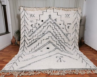 AMAZING MOROCCAN RUG, Berber Rug, Abstract Rug, White And Black Rug, Handwoven Rug, White Rug, Area Wool Rug, Moroccan Rug, Handmade Carpet