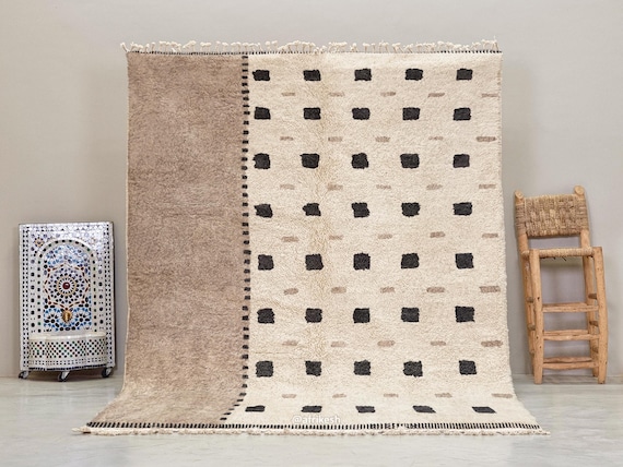 BLUSH MOROCCAN RUG, Artisan Made Berber Carpet, Taupe & White Wool Rug, Custom Size Beni Ourain Design, Chic Area Rug with Geometric Motifs.