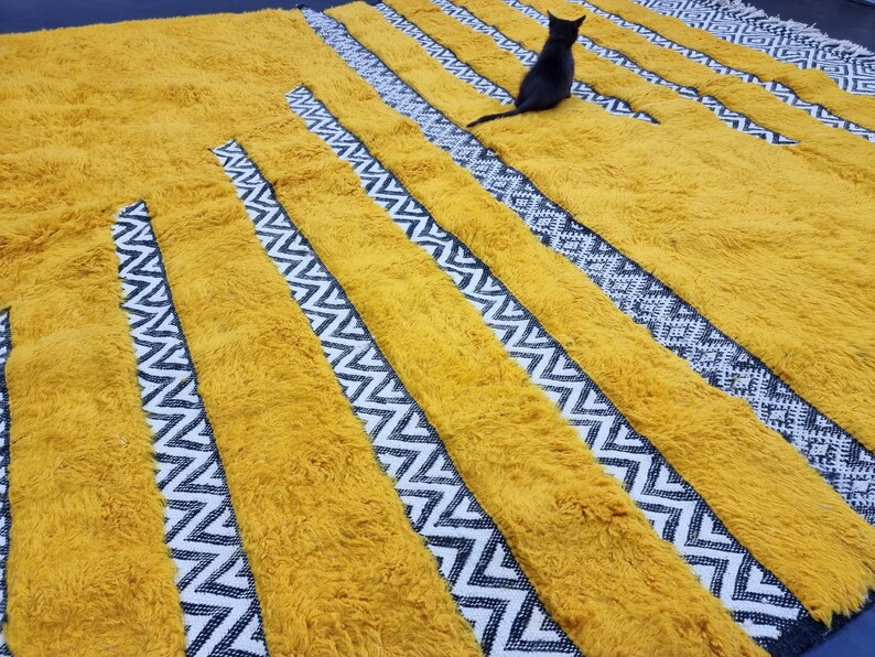 Mustard Wool Beniourain Rug
Tufted Custo made
Fringes on both ends