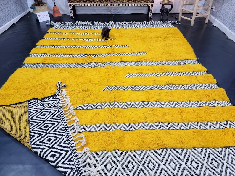 Mustard Wool Beniourain Rug
Tufted Custo made
Fringes on both ends