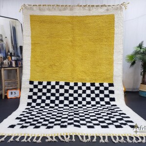 MARVELOUS BENIOURAIN RUG, Moroccan Custom-Made Rug, Berber Rug, Yellow and Black Rug, Handmade Rug, Checkered Rug, Wool Carpet, Area Rug.