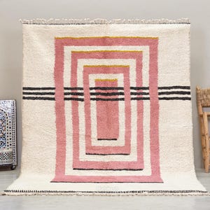 DECORATIVE MOROCCAN RUG, Beni Ourain Style Rug, Soft Natural Wool Berber Rug, Made-to-Order Floor Rug, Minimalist Pink & White Carpet.