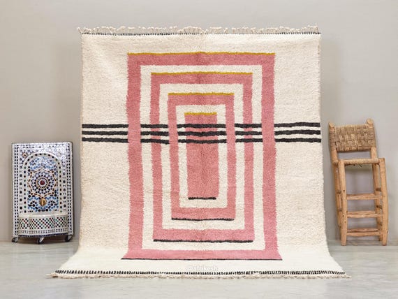 DECORATIVE MOROCCAN RUG, Beni Ourain Style Rug, Soft Natural Wool Berber Rug, Made-to-Order Floor Rug, Minimalist Pink & White Carpet.