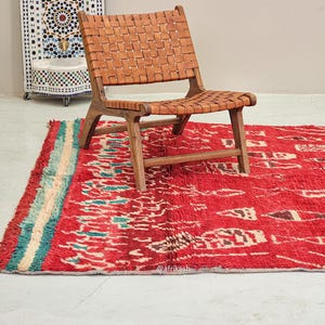 RED WOOL RUG 6x9, Tribal Moroccan Rug, Handmade Boujaad Rug, Vintage Dining Room Decor, Artistic Berber Carpet, Bohemian Interior Design - Afrikesh Rug - One Side Fringes.
Pile Height:1 cm-0.39 inches.