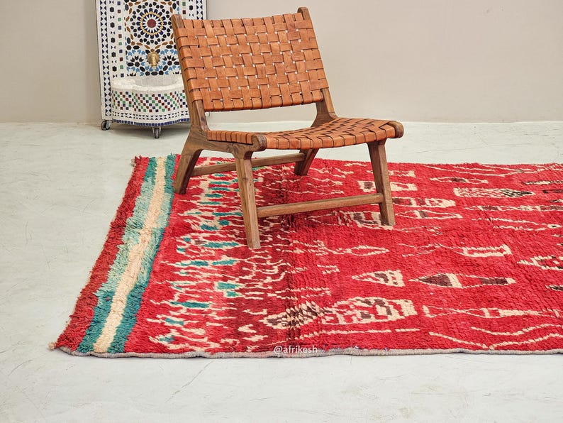 RED WOOL RUG 6x9, Tribal Moroccan Rug, Handmade Boujaad Rug, Vintage Dining Room Decor, Artistic Berber Carpet, Bohemian Interior Design - Afrikesh Rug - One Side Fringes.
Pile Height:1 cm-0.39 inches.