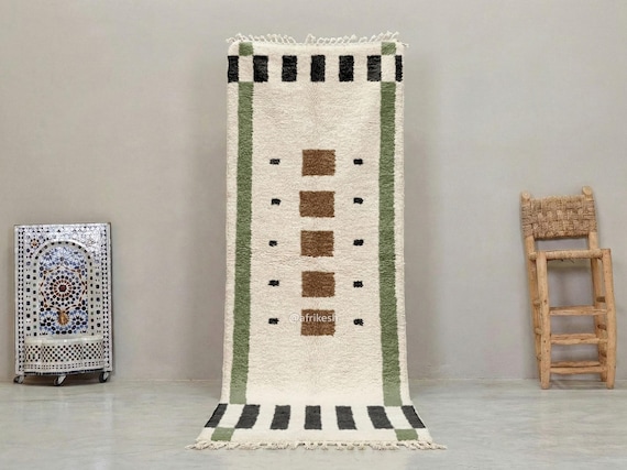 MOROCCAN ENTRYWAY RUG, White & Green Beni Ourain Runner, Soft Berber Hallway Rug, Custom Wool Runner, Artisan Handwoven Rug.